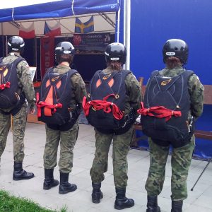 SUNRISE WINGS STUDENT HARNESS CONTAINER