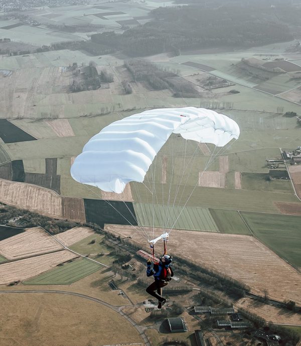 Paratec Reserve canopy Speed 2000 shown while flying