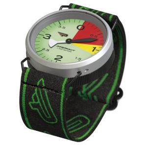 Parasport Italia Aeronaut analog altimeter with 4000 meters green fluorescent dial and silver case. Black and Lime mount